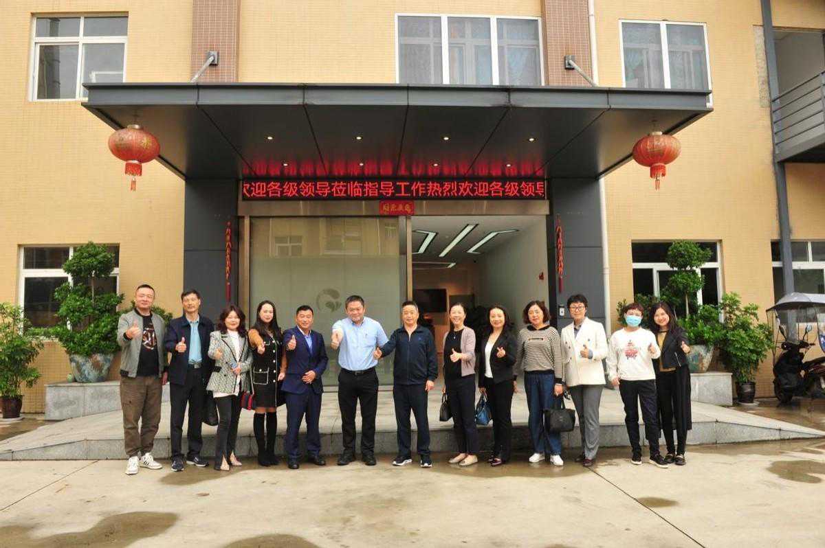 喜迎党的二十大 决战四季度 大干一百天——成都服装（服饰）行业协会会长黄文章带队到奇川科技考察交流